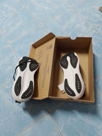 รองเท้ากีฬา asics US 10 รูปที่ 4