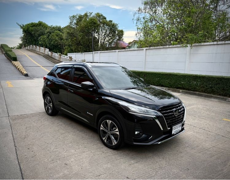Nissan Kicks 2024 1.2 V Utility-car เบนซิน ไม่ติดแก๊ส เกียร์อัตโนมัติ ดำ รูปที่ 2