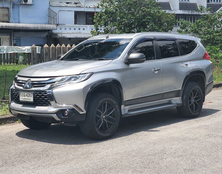 Mitsubishi Pajero Sport 2017 2.4 GT Premium 2WD Utility-car ดีเซล ไม่ติดแก๊ส เกียร์อัตโนมัติ บรอนซ์เงิน รูปที่ 2