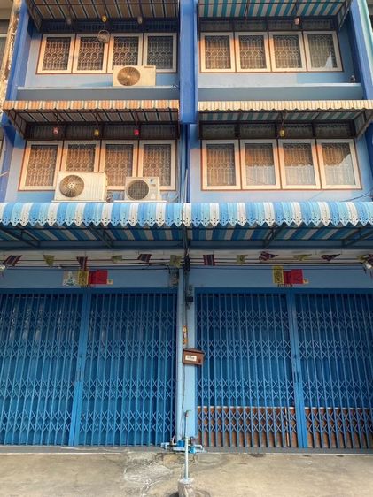 ขายอาคารพาณิชย์ 3 ชั้น 2 คูหา 20 ตรว. 80 ตร.ม. มีดาดฟ้า ซอยเพชรเกษม 25-2 ใกล้รถไฟฟ้าBTS บางหว้า ซีคอนบางแค