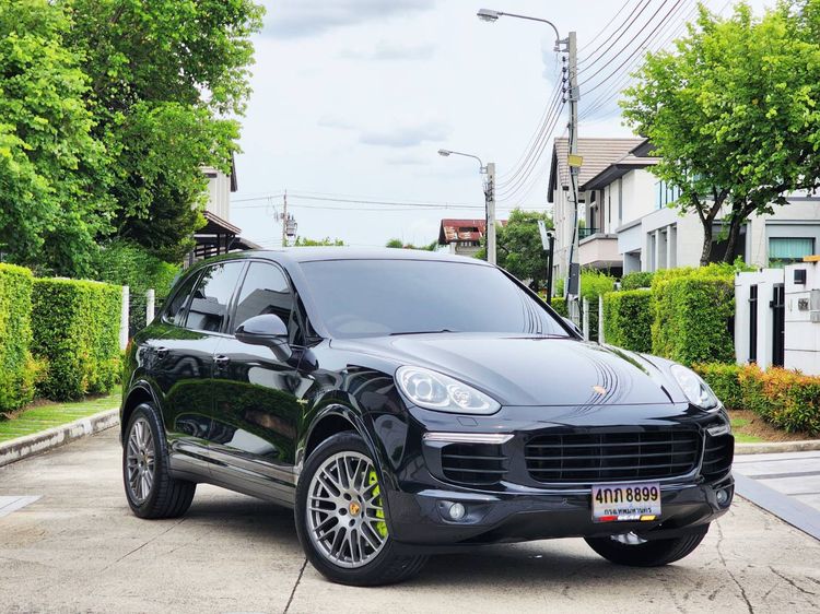 รถ Porsche Cayenne 3.0 V6 Hybrid สี ดำ