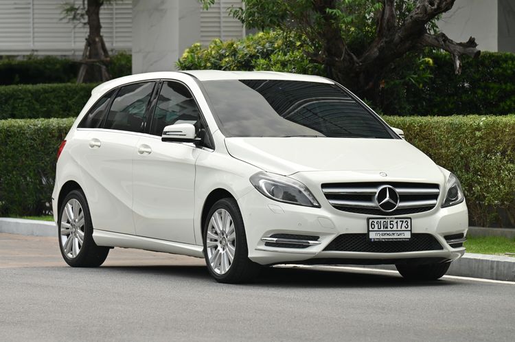 Mercedes-Benz B-Class 2014 B180 Sedan เบนซิน ไม่ติดแก๊ส เกียร์อัตโนมัติ ขาว รูปที่ 2