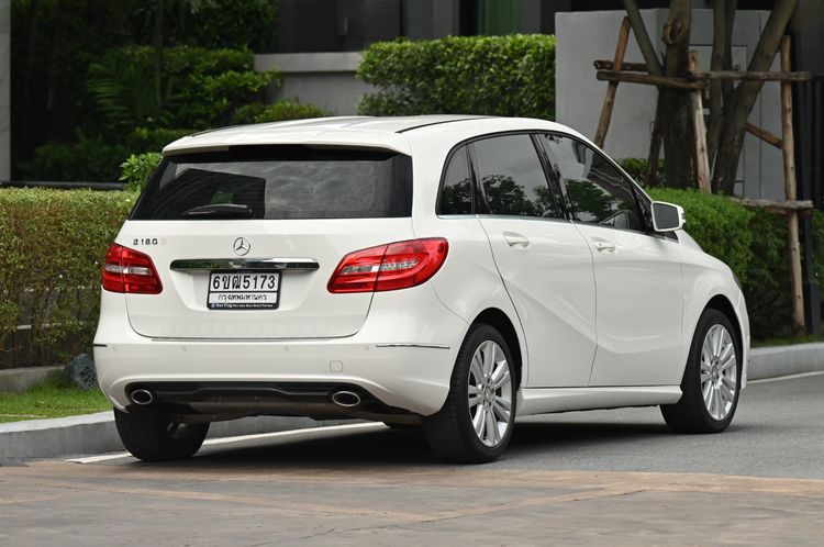 Mercedes-Benz B-Class 2014 B180 Sedan เบนซิน ไม่ติดแก๊ส เกียร์อัตโนมัติ ขาว รูปที่ 4