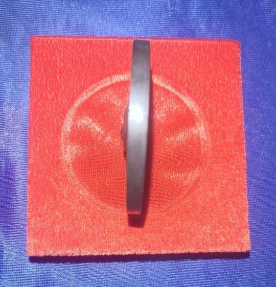 หลวงปู่ทิม วัดละหารไร่ รุ่นบาตรน้ำมนต์ปี 2517 หลวงปู่จารมือไว้ด้านหน้าซ้ายขวา เนื้อนวะโลหะ แท้เต็ม 100 ดูเหรียญจริงได้ครับ รูปที่ 3