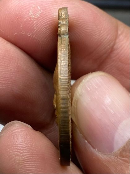 เหรียญหลวงปู่แหวน รูปที่ 4