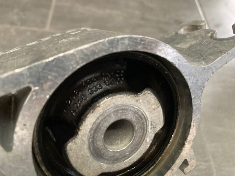  บูชปีกนกล่าง ยางแท่นเครื่อง Benz W246 W176 W117 W156 ของแท้ มือสอง ศูนย์Benz รูปที่ 3