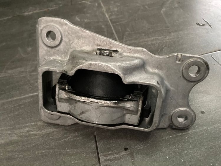 ยางแท่นเครื่อง Volvo S80 V60 V70 S60 XC60 XC90 S90 ของแท้ สภาพดี 2010 2011 2012 2013 2014 2015 2016 31277689 31460716 รูปที่ 10