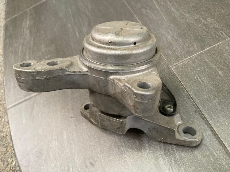 ยางแท่นเครื่อง Volvo S80 V60 V70 S60 XC60 XC90 S90 ของแท้ สภาพดี 2010 2011 2012 2013 2014 2015 2016 31277689 31460716 รูปที่ 3