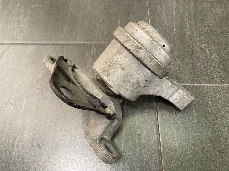 ยางแท่นเครื่อง Volvo S80 V60 V70 S60 XC60 XC90 S90 ของแท้ สภาพดี 2010 2011 2012 2013 2014 2015 2016 31277689 31460716 รูปที่ 2