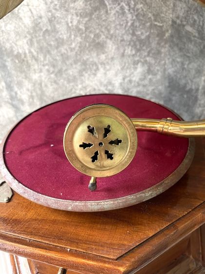 เครื่องเล่นแผ่นเสียง ปากแตรทองเหลือง รูปที่ 8