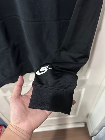 เสื้อสเว็ตเตอร์คอกลม แบรนด์ Nike รูปที่ 6