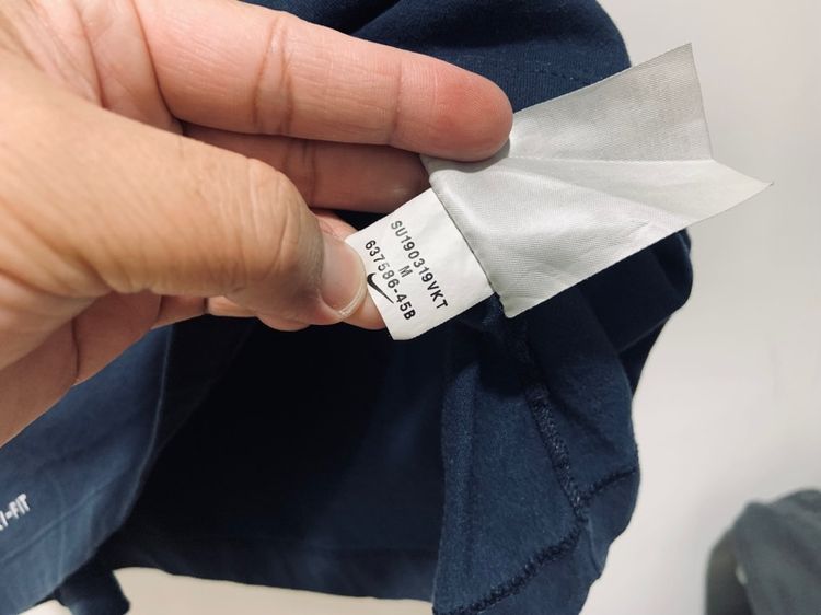 เสื้อกีฬา NIKE แท้ 💯 size M ขนาด อก 21 ยาว 27 นิ้ว สภาพใหม่มาก สีกรม ลายสวย หายากน่าสะสมครับ รูปที่ 6