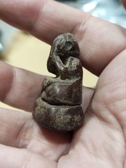 พระปิดตาเนื้อกะลาไม่ทราบที่มา รูปที่ 3