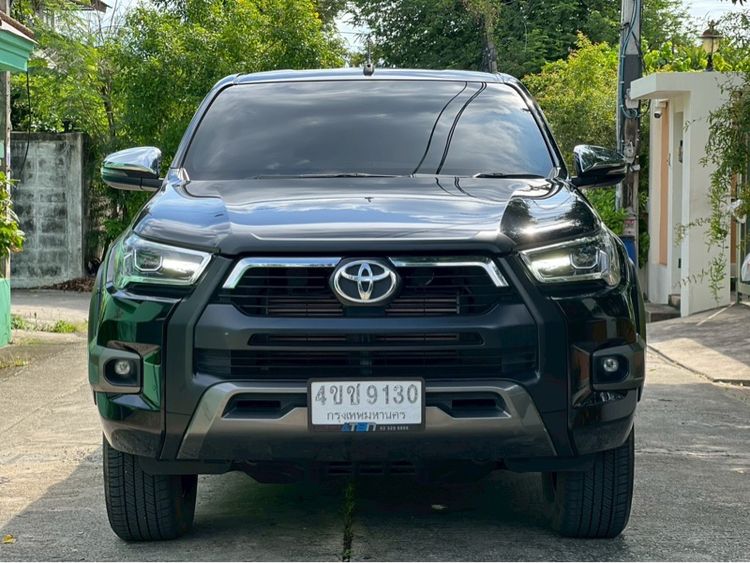 รถ Toyota Hilux Revo 2.4 Prerunner Mid สี ดำ