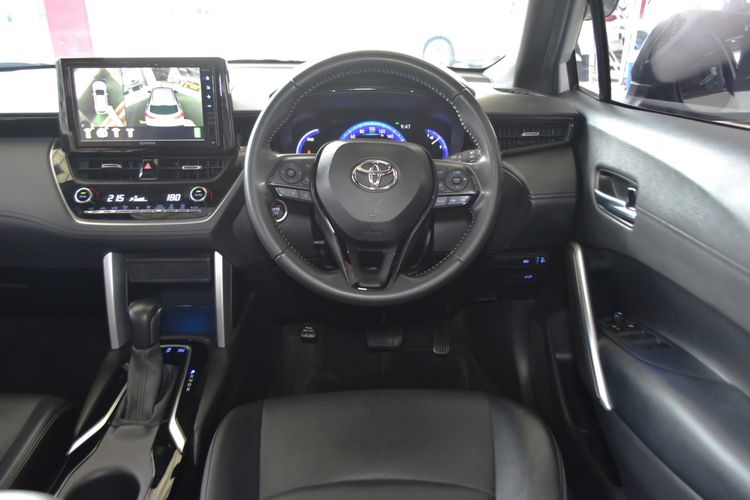 Toyota Corolla Cross 2022 1.8 Hybrid Premium Safety GR Sport Utility-car ไฮบริด ไม่ติดแก๊ส เกียร์อัตโนมัติ ขาว รูปที่ 4
