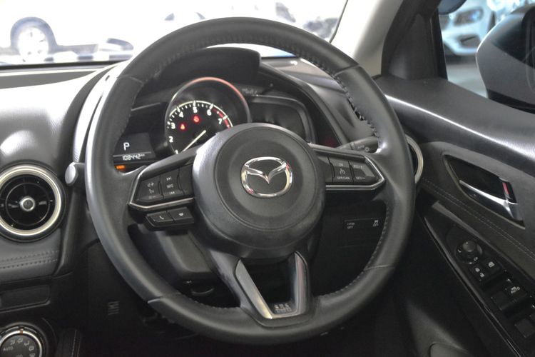 Mazda Mazda 2 2023 1.3 Sports High Connect Sedan เบนซิน ไม่ติดแก๊ส เกียร์อัตโนมัติ แดง รูปที่ 3