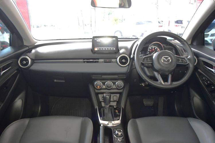 Mazda Mazda 2 2023 1.3 Sports High Connect Sedan เบนซิน ไม่ติดแก๊ส เกียร์อัตโนมัติ แดง รูปที่ 2