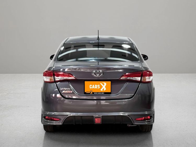 Toyota Yaris ATIV 2018 1.2 J Sedan เบนซิน ไม่ติดแก๊ส เกียร์อัตโนมัติ เทา รูปที่ 4