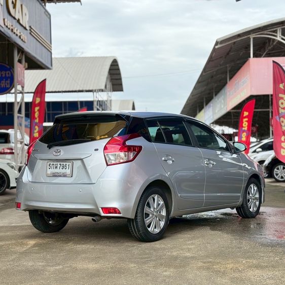 Toyota Yaris 2017 1.2 E Sedan เบนซิน ไม่ติดแก๊ส เกียร์อัตโนมัติ บรอนซ์เงิน รูปที่ 3