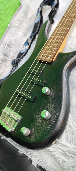 กีต้าร์เบสไฟฟ้า Paramount สีดำด้าน สภาพสวย พร้อมสายสะพาย Gibson มือสอง รูปที่ 3