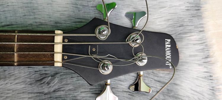 กีต้าร์เบสไฟฟ้า Paramount สีดำด้าน สภาพสวย พร้อมสายสะพาย Gibson มือสอง รูปที่ 6