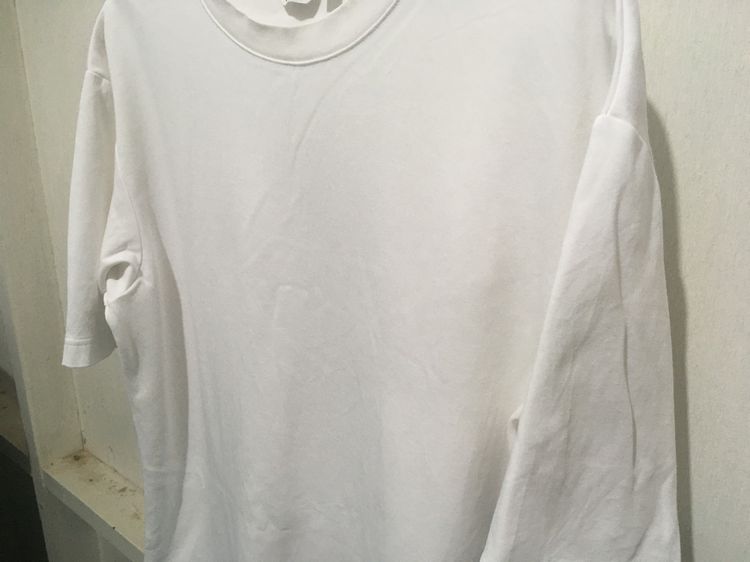 เสื้อยืด U  แบรนด์ UNIQLO สีขาว รูปที่ 5