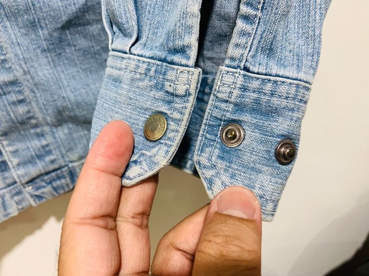 เสื้อยีนส์แจ็คเก็ต Comme ca du mode แท้ 💯 size วัดจริงขนาด อก 21.5 ยาว 27 นิ้ว สภาพดีสีเฟดสวย ผ้ายืดหยุ่นดีหายากน่าสะสมครับ รูปที่ 5