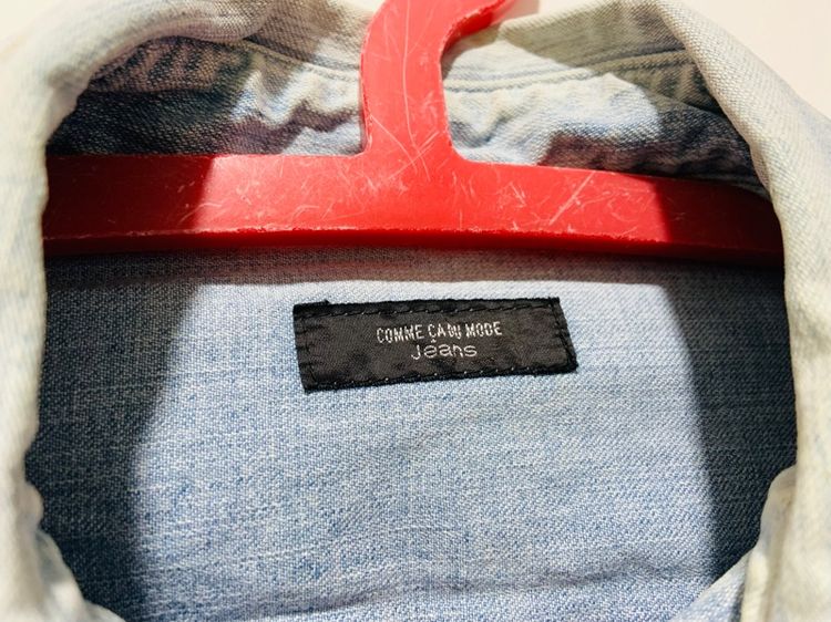 เสื้อยีนส์แจ็คเก็ต Comme ca du mode แท้ 💯 size วัดจริงขนาด อก 21.5 ยาว 27 นิ้ว สภาพดีสีเฟดสวย ผ้ายืดหยุ่นดีหายากน่าสะสมครับ รูปที่ 4