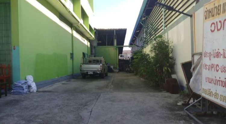 ขายด่วนที่ดินพร้อมสิ่งปลูกสร้างที่สมุทรปราการ ติดถนนใหญ่ อยู่ระหว่างสถานีศรีเทพา และ สถานีทิพวัลย์ ราคาต่อรองได้ครับ 0909716516  รูปที่ 2