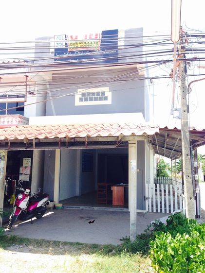 บ้านติดถนนใหญ่ อ.หัวไทร