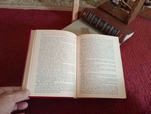 หนังสือพจนานุกรมภาคภาษาอังกฤษปกหนังเก่าโบราณสภาพเยี่ยม รูปที่ 7