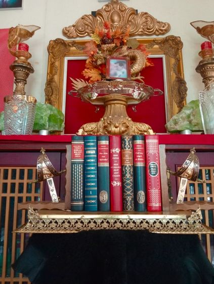 หนังสือพจนานุกรมภาคภาษาอังกฤษปกหนังเก่าโบราณสภาพเยี่ยม รูปที่ 8