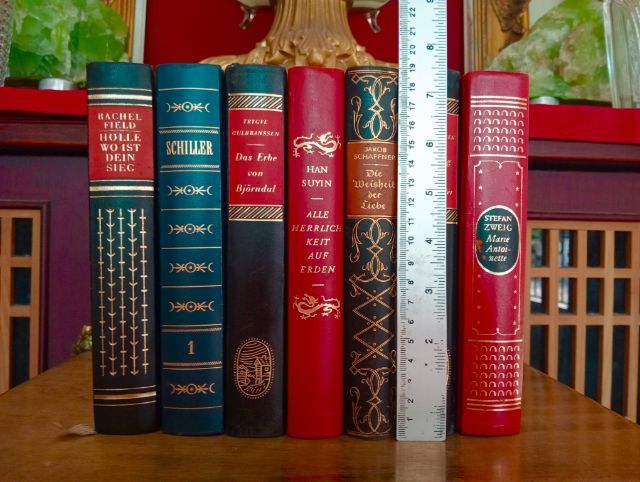 หนังสือพจนานุกรมภาคภาษาอังกฤษปกหนังเก่าโบราณสภาพเยี่ยม รูปที่ 11