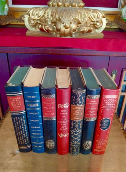 หนังสือพจนานุกรมภาคภาษาอังกฤษปกหนังเก่าโบราณสภาพเยี่ยม รูปที่ 14