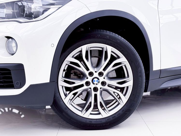 BMW X1 2020 1.5 sDrive18i Iconic Utility-car เบนซิน ไม่ติดแก๊ส เกียร์อัตโนมัติ ขาว รูปที่ 4