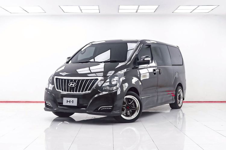รถ Hyundai H-1  2.5 Deluxe สี ดำ
