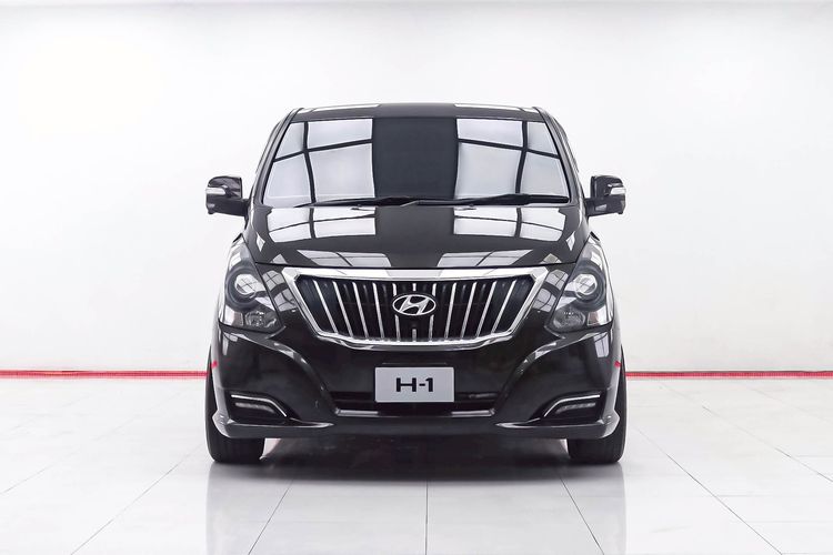 Hyundai H-1  2017 2.5 Deluxe Utility-car ดีเซล ไม่ติดแก๊ส เกียร์อัตโนมัติ ดำ รูปที่ 4