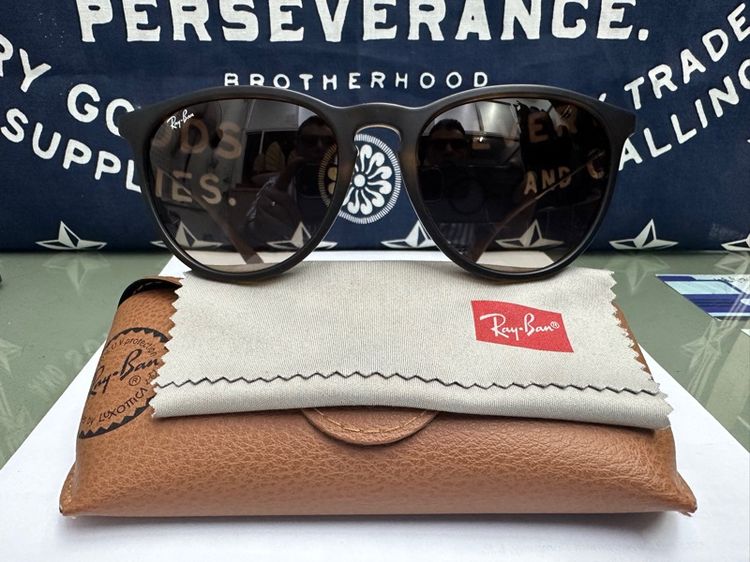 วิ่งกันแดด Ray Ban