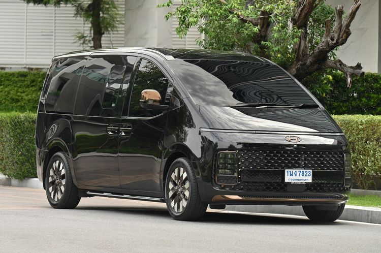 Hyundai Staria 2023 PREMIUM 2.2 Van ดีเซล ไม่ติดแก๊ส เกียร์อัตโนมัติ ดำ รูปที่ 2