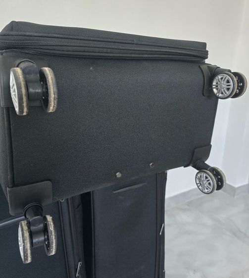 3 Large Travel Suitcases with Wheels - กระเป๋าเดินทางใบใหญ่ 3 ใบ พร้อมล้อ รูปที่ 8