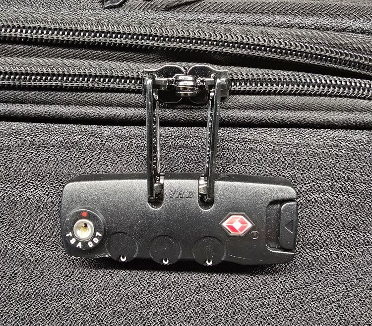 3 Large Travel Suitcases with Wheels - กระเป๋าเดินทางใบใหญ่ 3 ใบ พร้อมล้อ รูปที่ 9