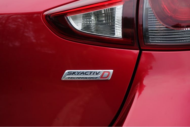 Mazda Mazda 2 2017 1.5 XD Sport High Plus L Sedan ดีเซล ไม่ติดแก๊ส เกียร์อัตโนมัติ แดง รูปที่ 4