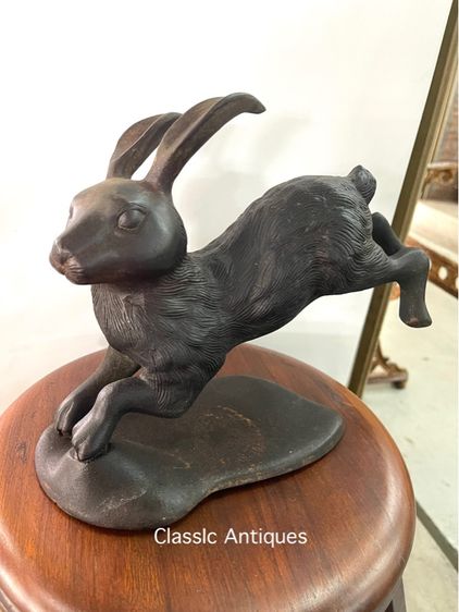 รูปปั้น กระต่าง ทองเหลืองสะสม