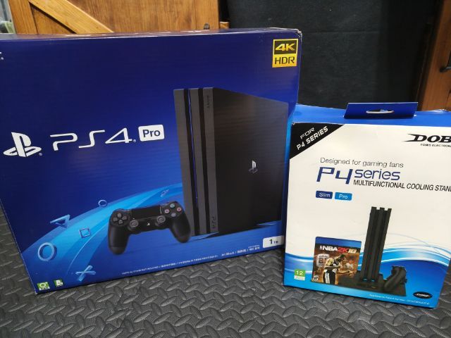 เครื่องเกมส์โซนี่ เพลย์สเตชั่น PS4 (Playstation 4) Sony PlayStation 4 Pro ความจุ 1TB  Board: CUH-7218b กล่องครบ