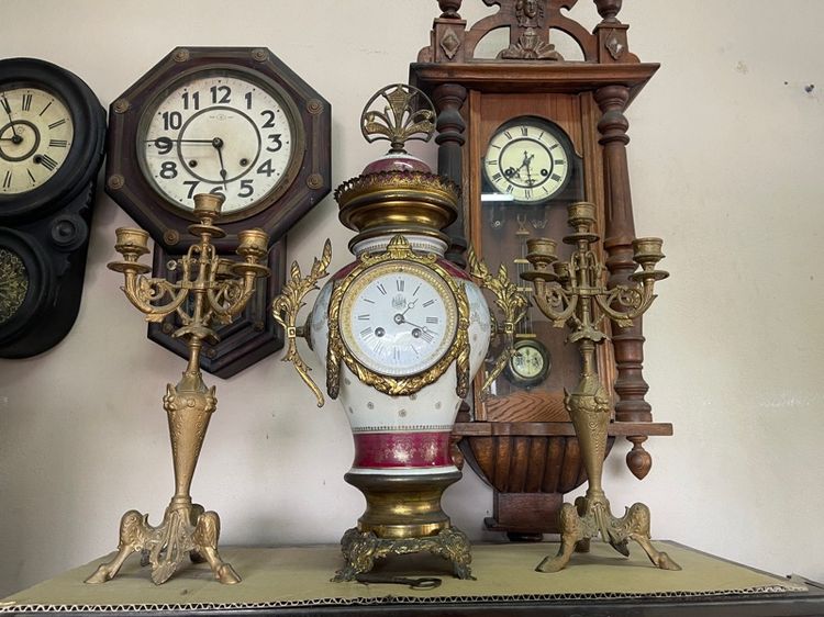 นาฬิกา หลุยส์ตั้งโต๊ะ ตราแผ่นดิน เก่าโบราณสะสม