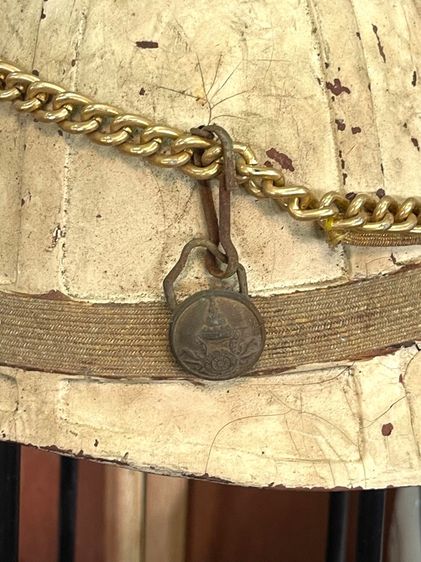 หมวกทหาร โบราณเก่าสะสม รูปที่ 10