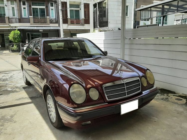 Mercedes-Benz E-Class 1999 E280 Sedan เบนซิน เกียร์อัตโนมัติ แดง รูปที่ 4