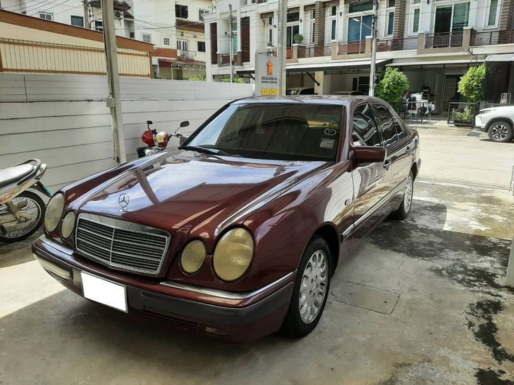 Mercedes-Benz E-Class 1999 E280 Sedan เบนซิน เกียร์อัตโนมัติ แดง รูปที่ 3