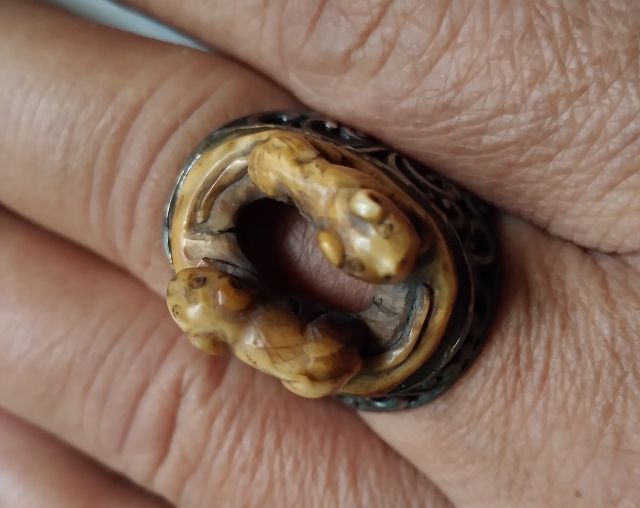 แหวนเงินเก่าเขี้ยวแกะเสือสองตัว รูปที่ 6