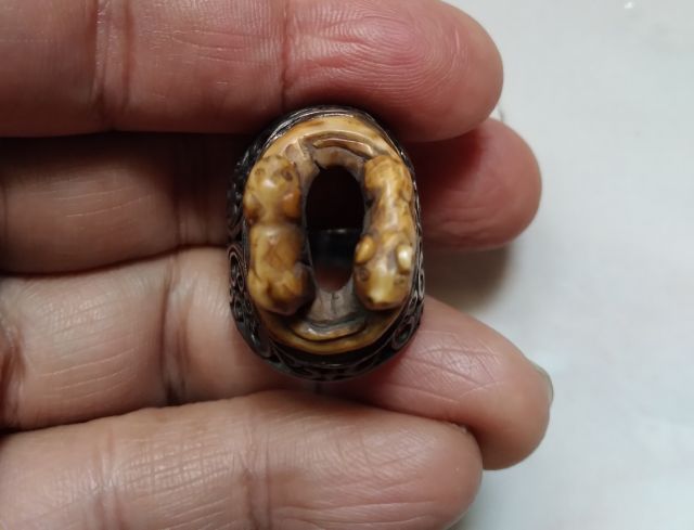 แหวนเงินเก่าเขี้ยวแกะเสือสองตัว รูปที่ 4